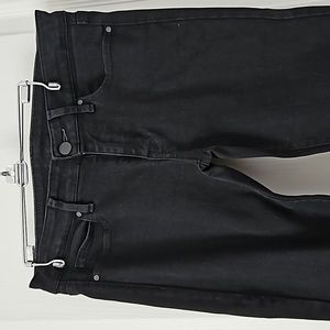 Uniqlo black skinny jeans 26"x33"